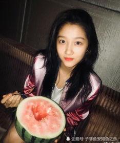 热情的吃瓜网友图片,网络图片揭示社会百态