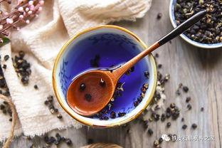 黑黑枸杞吃瓜,揭秘“沙漠红宝石”的养生吃瓜新风尚  第2张